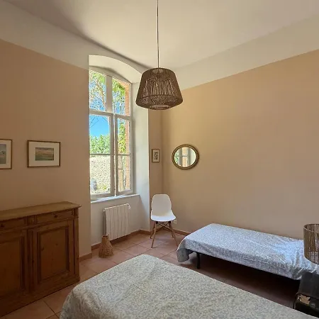 Holiday home Bienvenue A L Ecole Des Filles