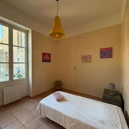 Bienvenue A L Ecole Des Filles Holiday home